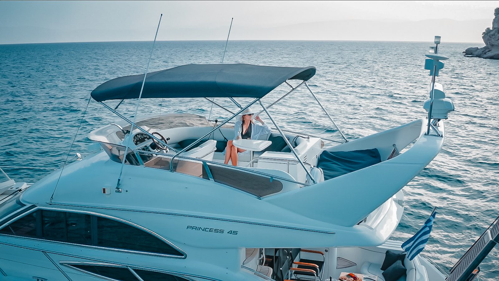 Flybridge deck